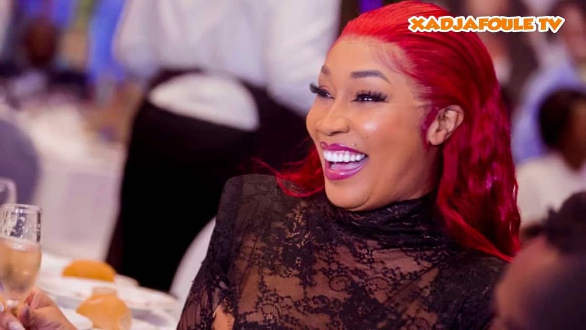 Emma Lohoues: son nouveau tatouage très sexy fait des ravages (image)