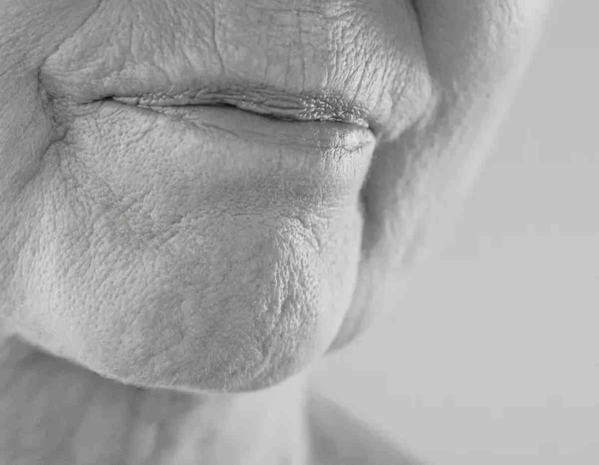 Bon à savoir : ces 08 facteurs qui accélèrent le vieillissement prématuré