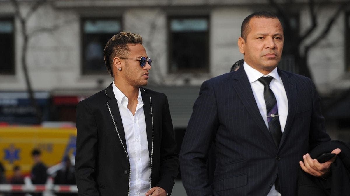 Neymar s’excuse pour avoir trompé sa femme enceinte, son père le félicite