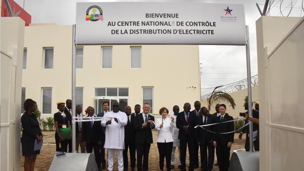 LeÂ MCC et le Bénin célèbrent la clôture et le succès du compact énergieÂ 