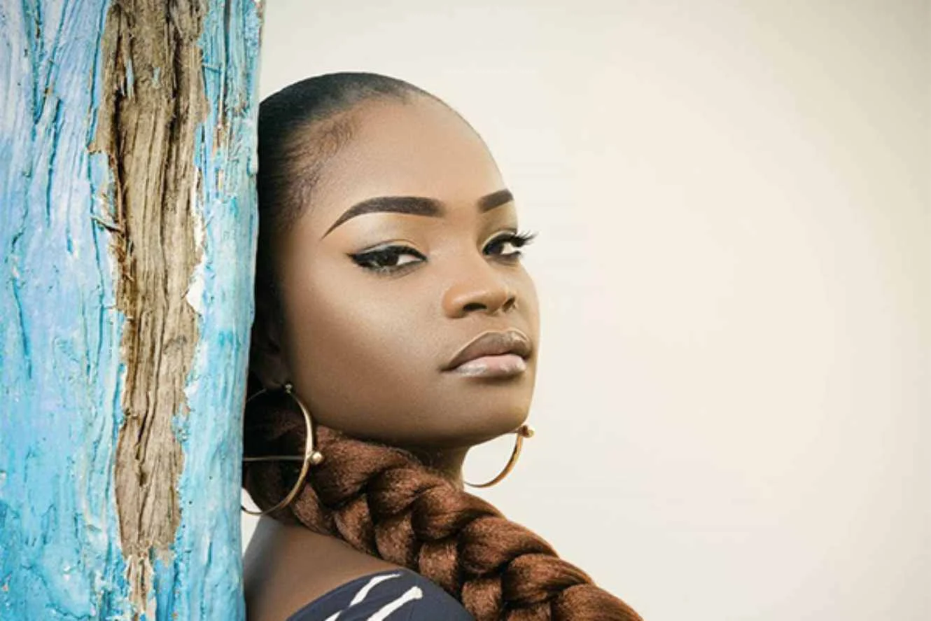 « J’ai pris 10 millions sur WeLovEya », la chanteuse Queen Fumi fait des clarifications (vidéo)