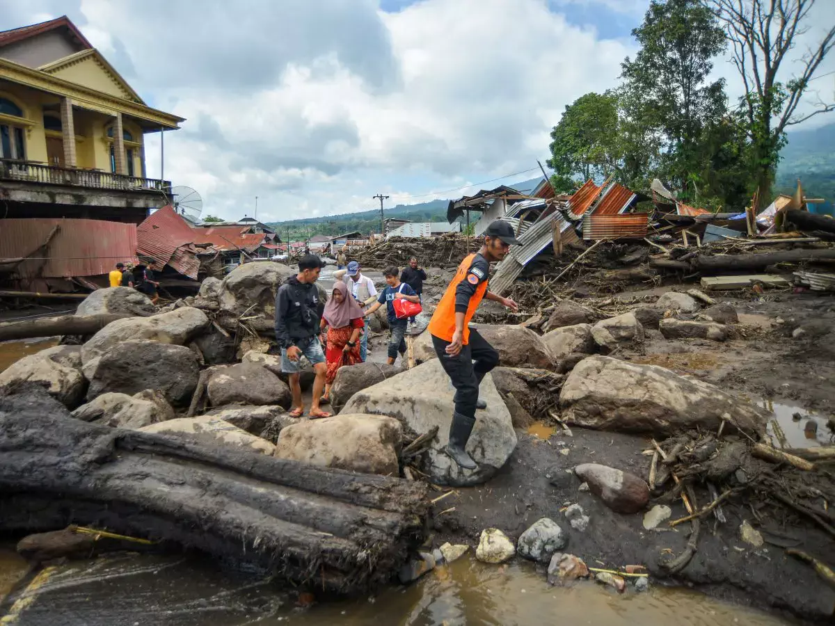 Indonésie: au moins 40 morts dans des inondations et des coulées de lave froide