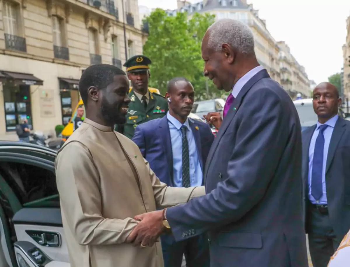 France: Bassirou Diomaye Faye chez son doyen Abdou Diouf