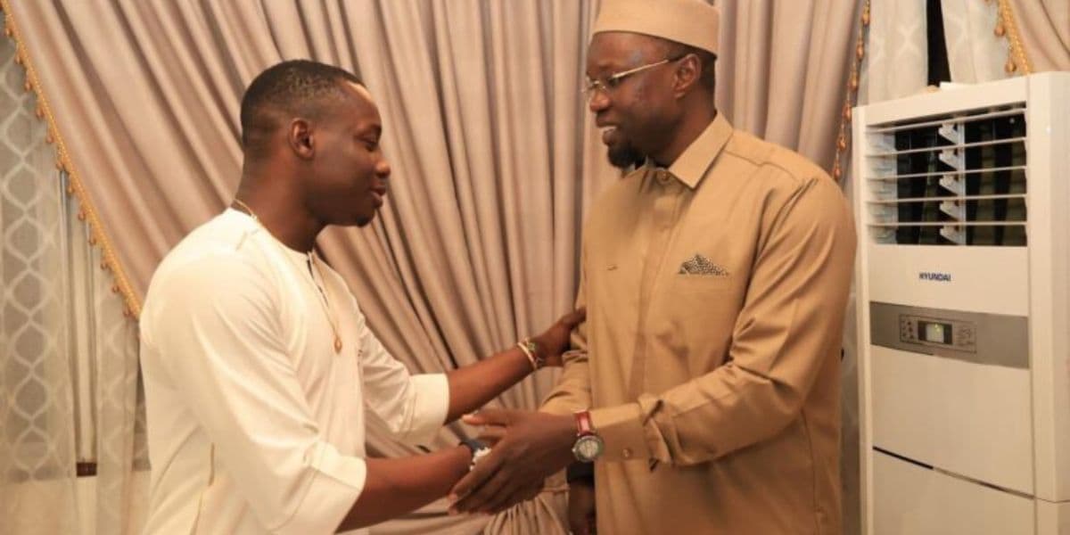 Mali : Sidiki Diabaté offre une kora à  Ousmane Sonko