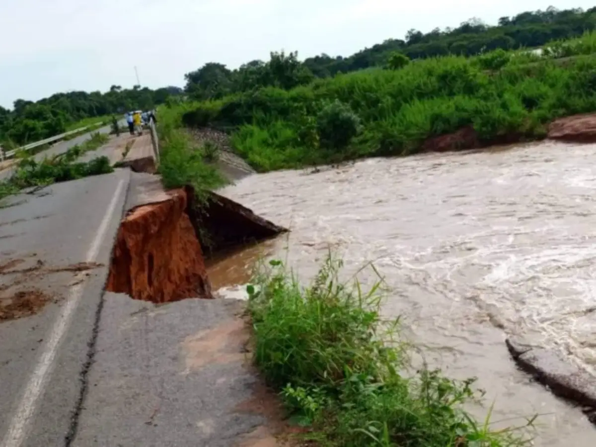 Bénin: dégradation du pont de Wessi à Tchaourou, suite à une forte pluie