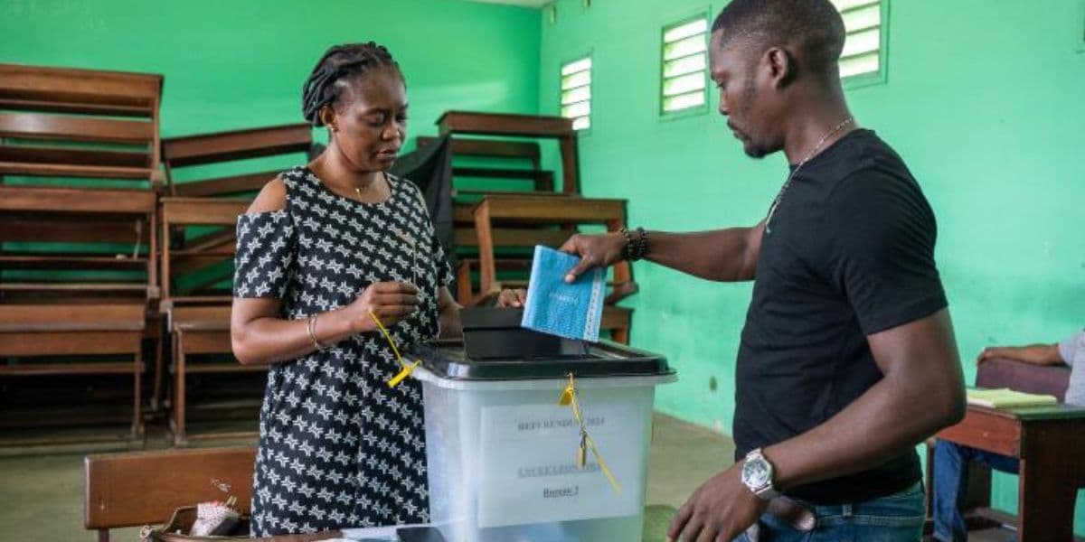 Gabon: la constitution adoptée avec 91,80à€‰% des voix lors du référendum