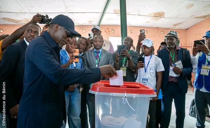 Législatives et communales 2026 : Patrice Talon accomplit son devoir civique à Cotonou