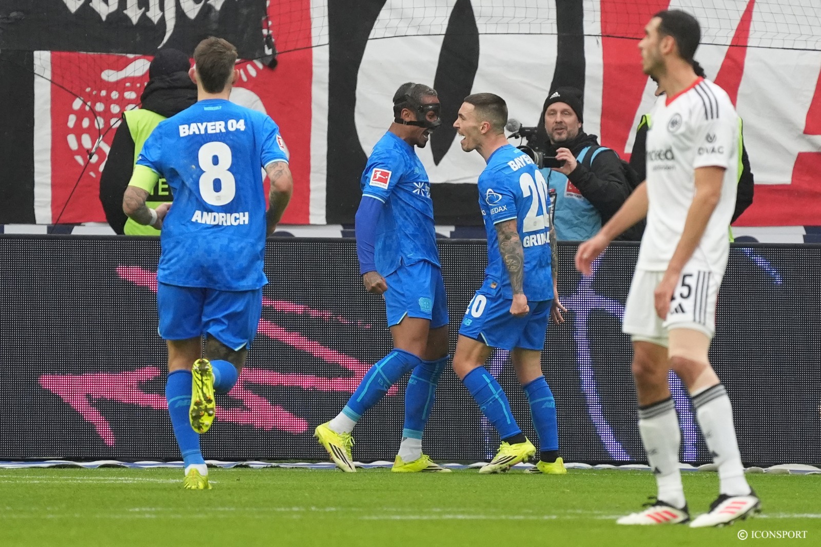 Bundesliga J20 : Leverkusen bat l’Eintracht, Leipzig battu par Mayence