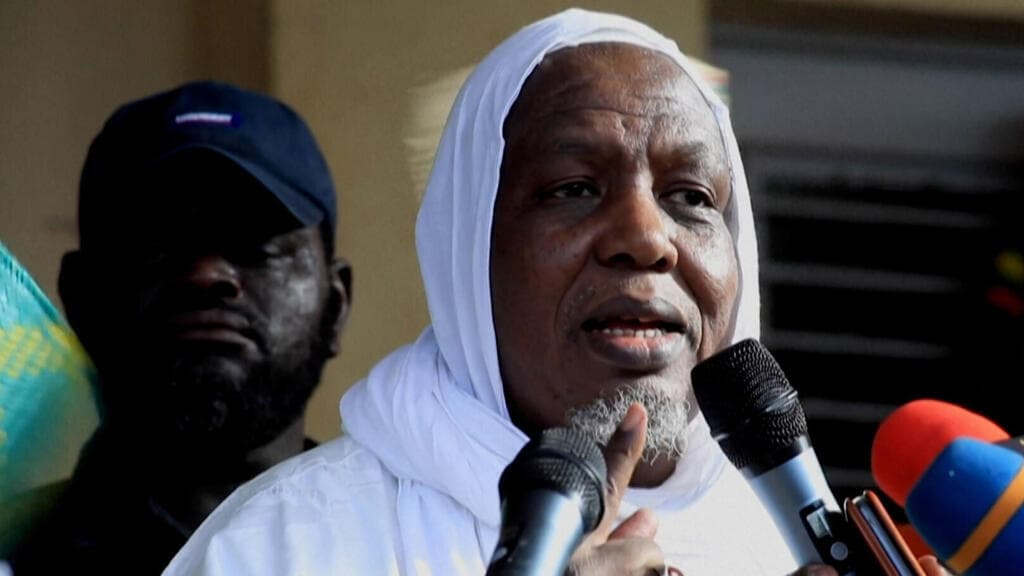 Mali : Mahmoud Dicko relance l’appel au dialogue, la junte maintient le silence
