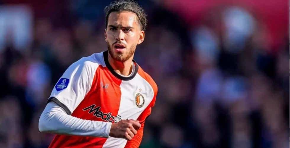 Football : Van Persie répond à l’Algérien Ramiz Zerrouki après ses critiques de l’entraîneur