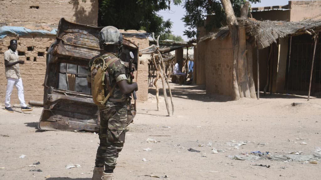 Niger : Niamey annonce vouloir encadrer et former des groupes locaux d’autodéfense