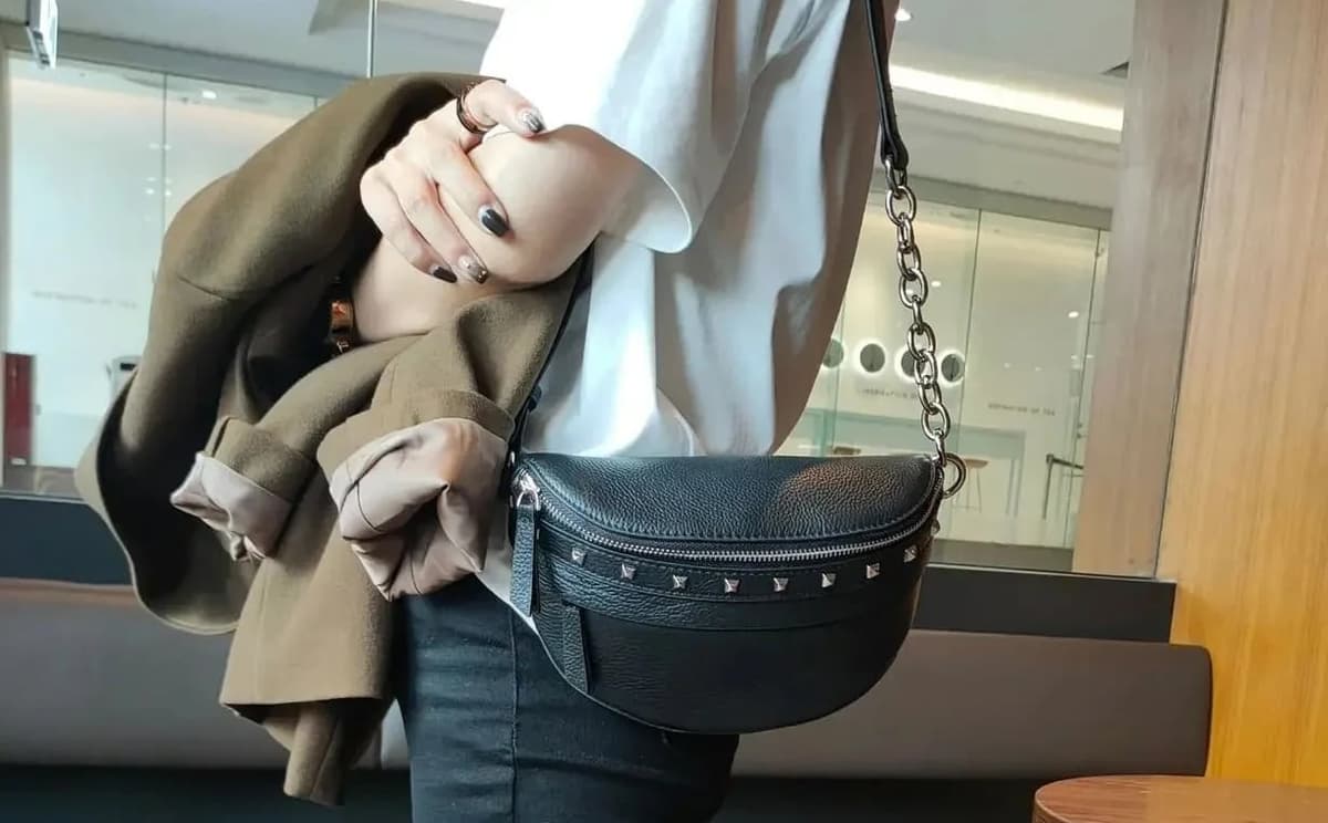 Le sac banane femme, accessoire indispensable du printemps 2026