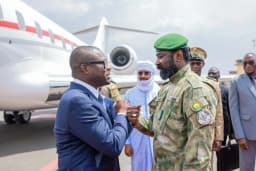 Romuald Wadagni reçu avec les honneurs à Bamako par le Général Assimi Goïta