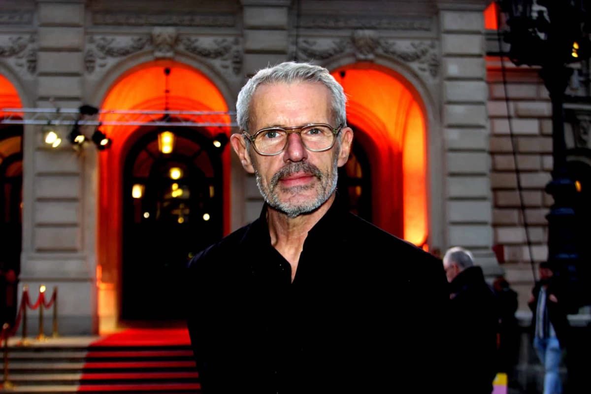 Lambert Wilson incarne Nicolas Flamel dans la série Harry Potter