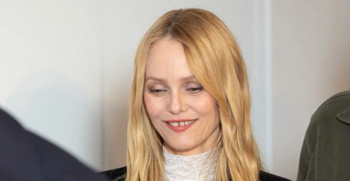 Vanessa Paradis émue à la télé après avoir visité « un lieu avec des bons fantômes »
