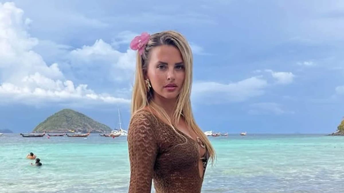 Kelly Vedovelli a accouché de ses jumelles, Céleste et Esmée