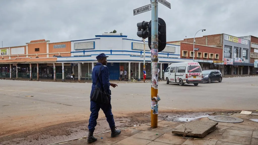 Zimbabwe : la belle-fille du président Emmerson Mnangagwa maintenue en détention pour trafic de drogue