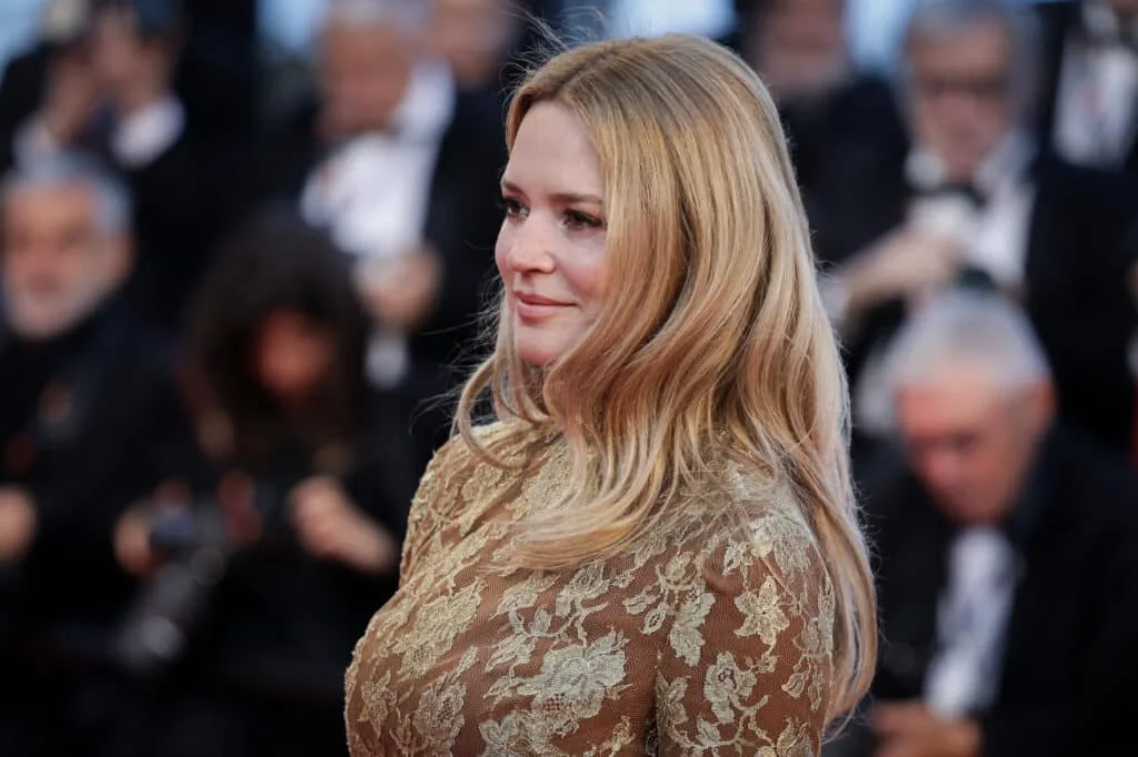 Hôtel de Crillon : Virginie Efira ciblée par des vidéos intimes diffusées au sein de l’établissement