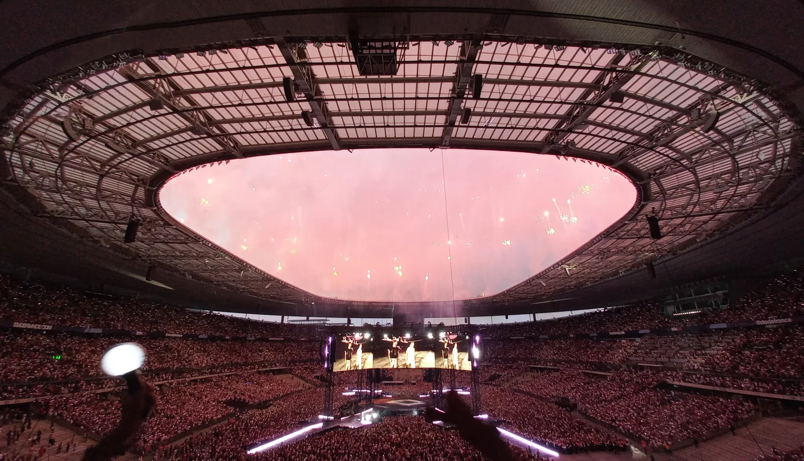 BTS bat un record au SoFi Stadium après 1,92 million de fans en Amérique du Nord
