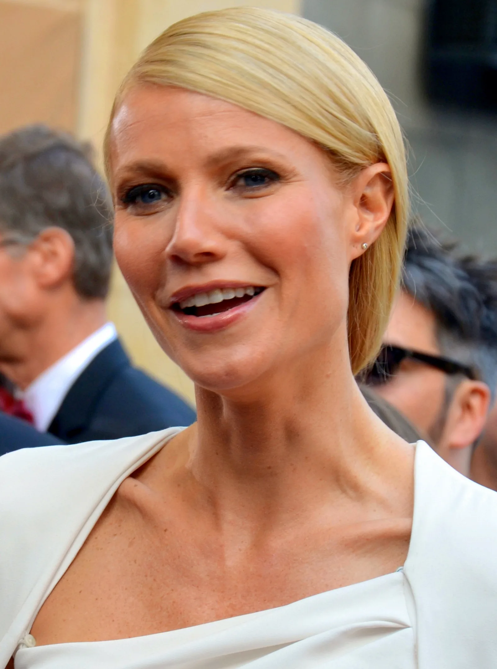 Gwyneth Paltrow revient sur ses fiançailles avec Brad Pitt et leur « coup de foudre »