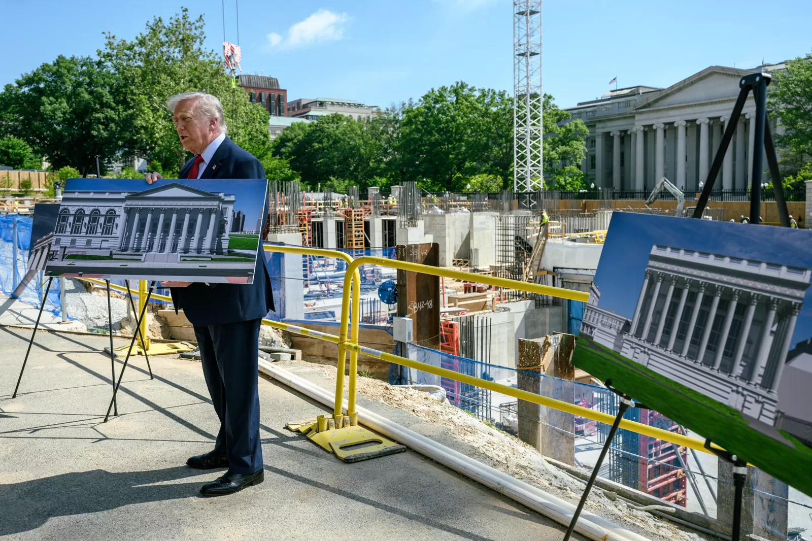 États-Unis : la Cour suprême autorise provisoirement la poursuite du chantier de la salle de bal de Trump
