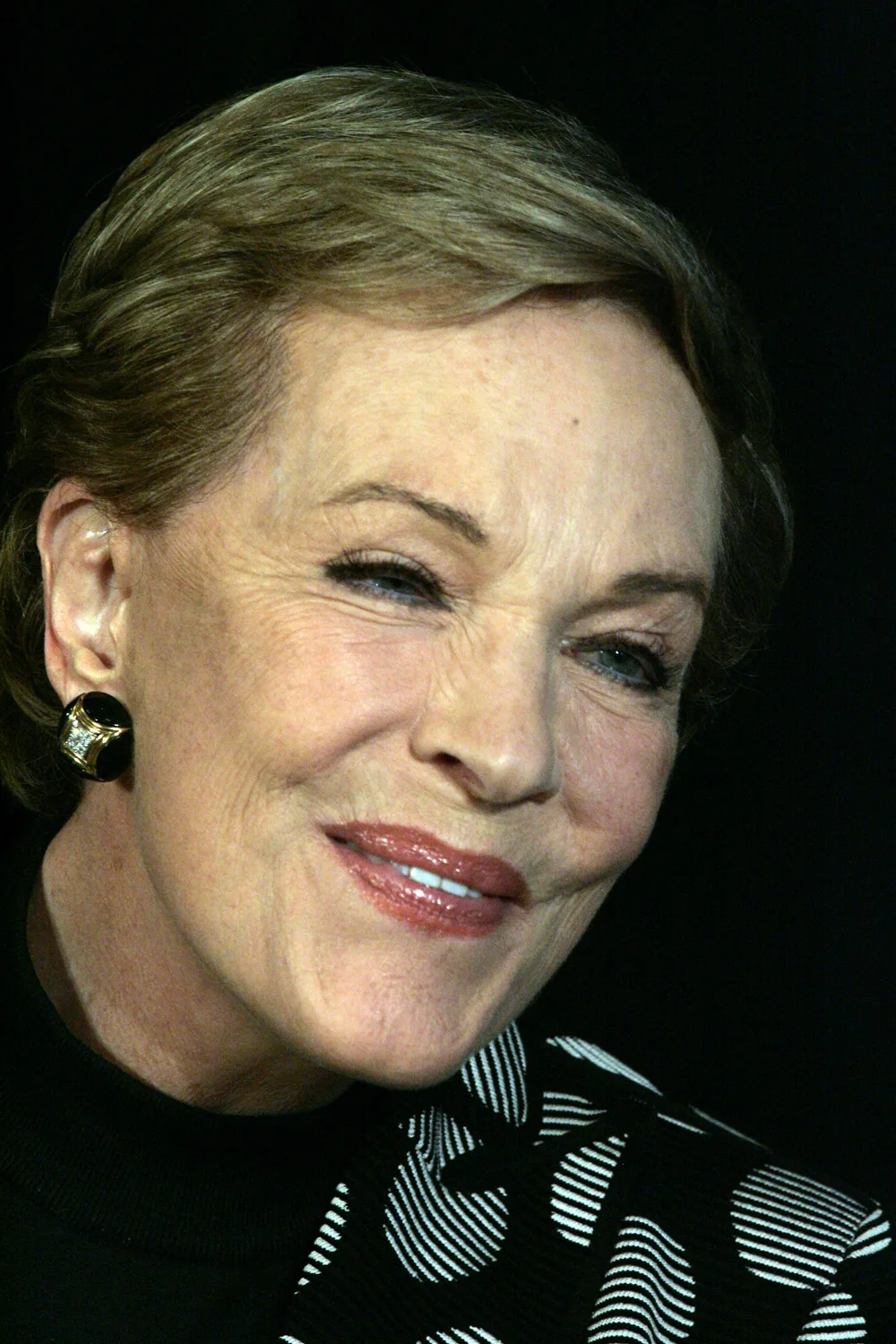 Julie Andrews, 90, wins a new Emmy for Bridgerton