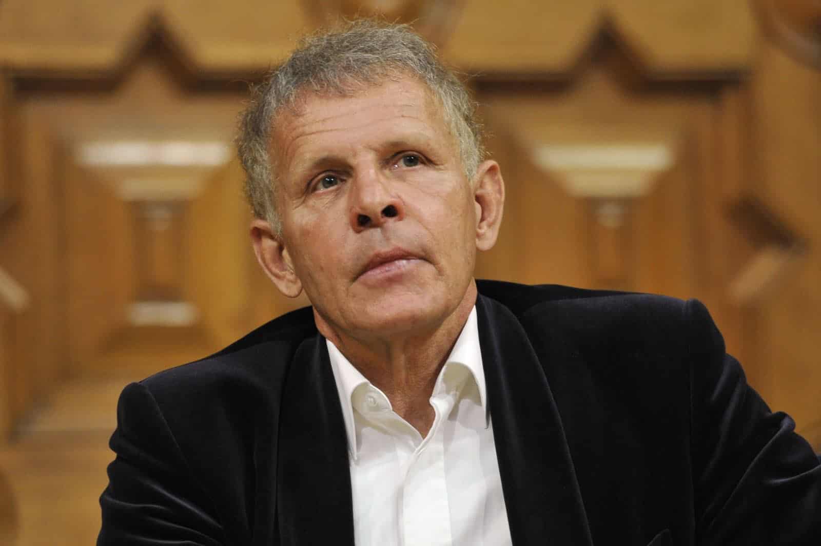 « Il m’a violée », une 17ème plainte s’ajoute aux accusations de viol contre Patrick Poivre d’Arvor
