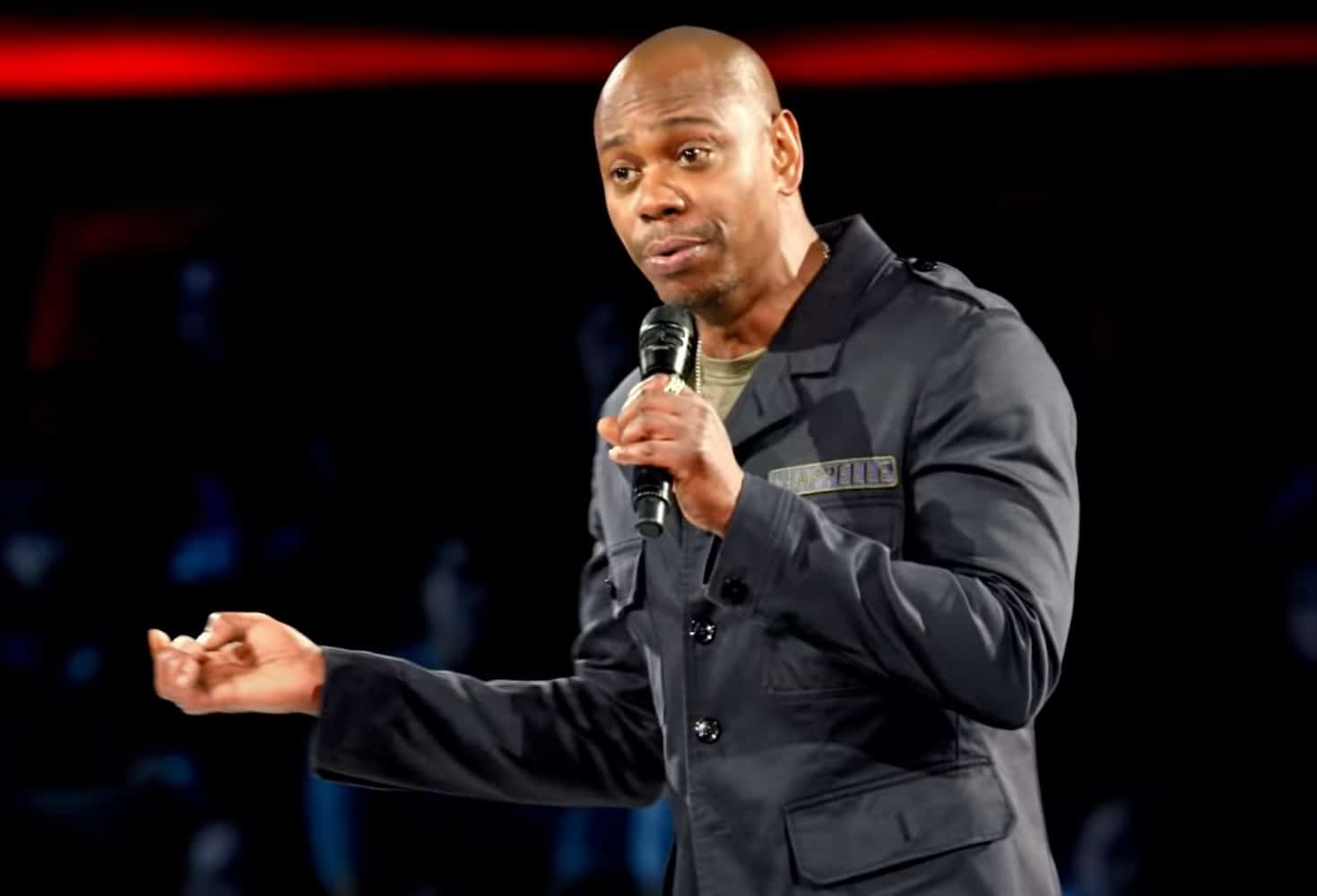 Après Chris Rock, l’humoriste Dave Chappelle agressé sur scène en plein spectacle (vidéo)