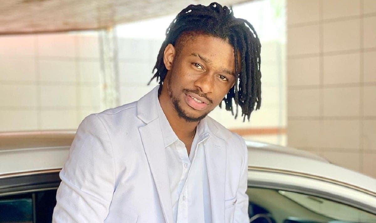 « Arrêtez de fouiller le téléphone de vos partenaires », KS Bloom (vidéo)