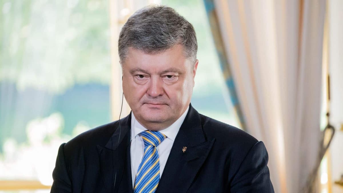 Ukraine: l’ancien président Petro Porochenko autorisé à  quitter le pays