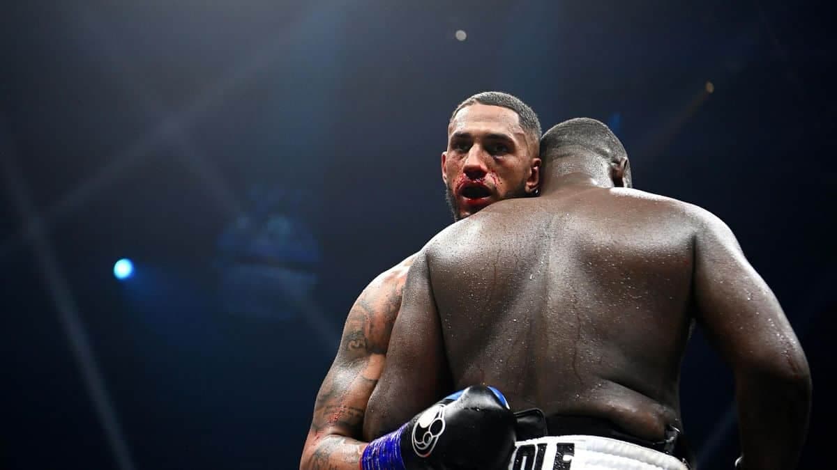 1ère défaite pour Tony Yoka en pro, battu par le Congolais Martin Bakole
