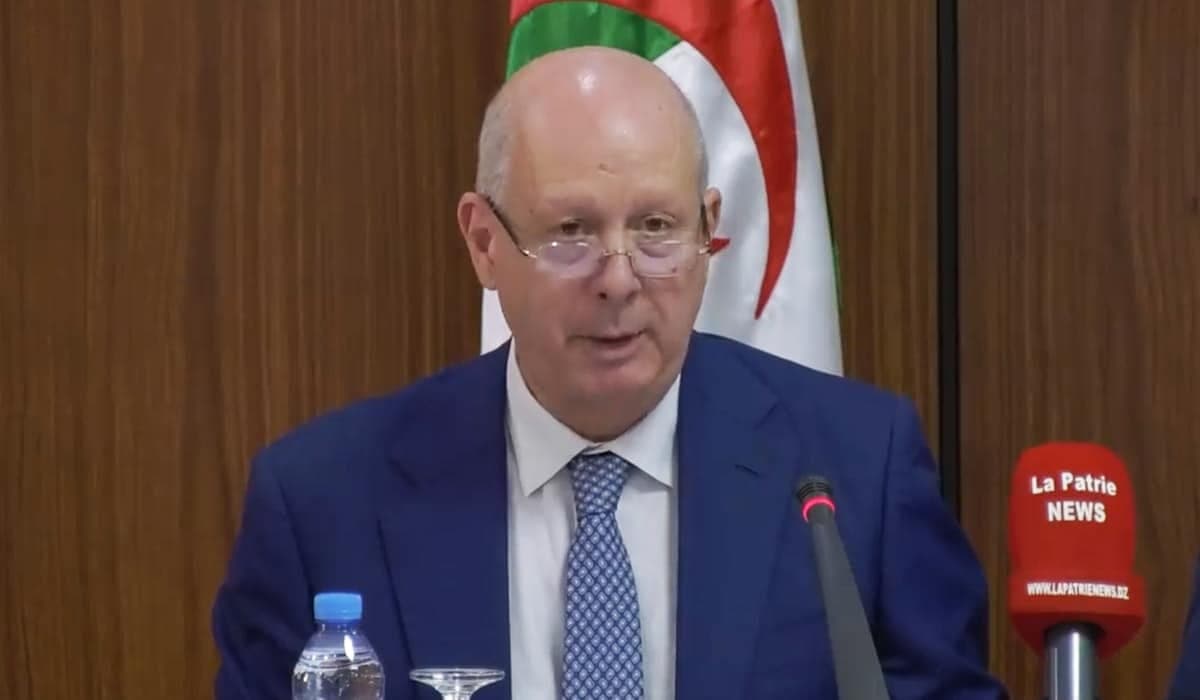 Algérie: le ministre des Finances Abderrahmane Raouya démis de ses fonctions