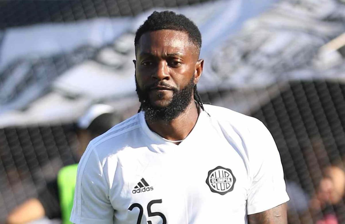 « On aurait dit un film……. », Adebayor toujours hanté par le drame de Cabinda en 2010