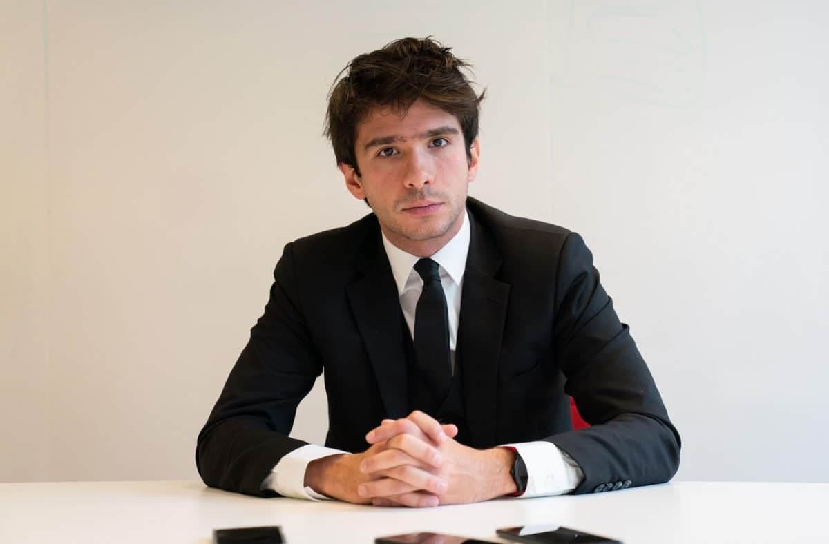 Juan Branco: l’avocat de Kemi Seba et d’Ousmane Sonko suspendu en France pour faute grave