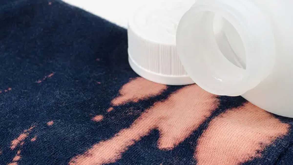 05 astuces efficaces pour retirer une tache de javel d’une tenue