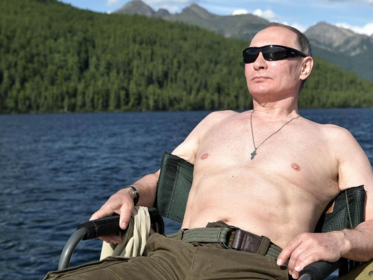 Vladimir Poutine : la Russie veut la paix mais « prépare la guerre »