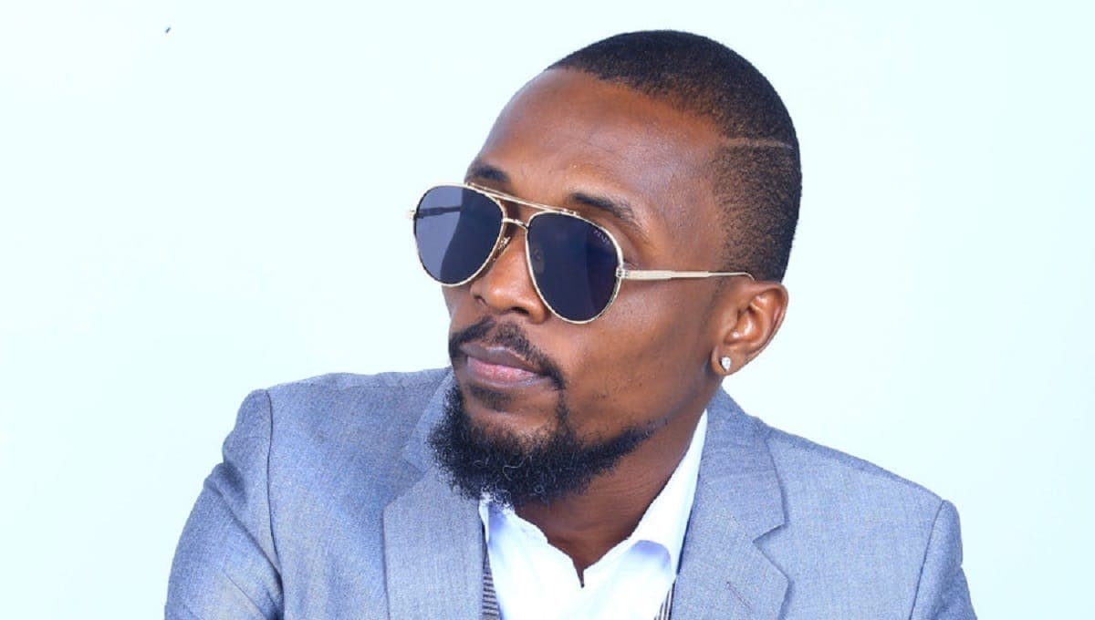 Serge Beynaud: le chanteur ivoirien au cÅ“ur d’une grosse polémique