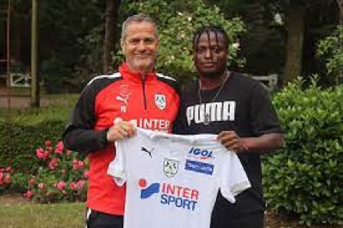 Ange Josué Chibozo: « J’espère pouvoir accrocher les playoffs pour monter en Ligue 1 »