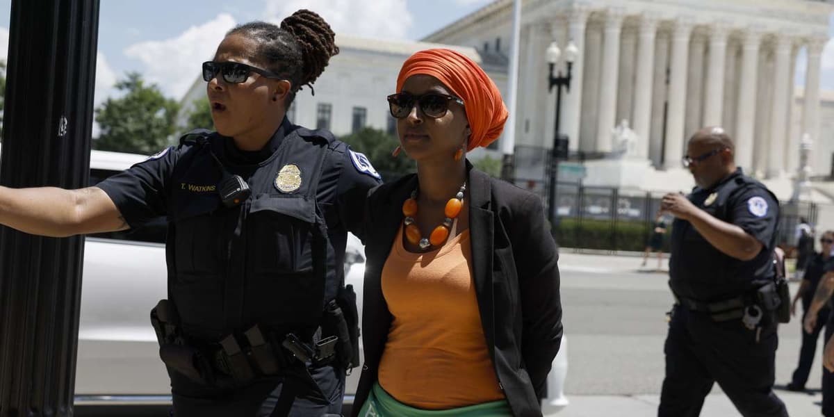 Etats-Unis: Plusieurs parlementaires arrêtés lors d’une manifestation pour le droit à  l’avortement