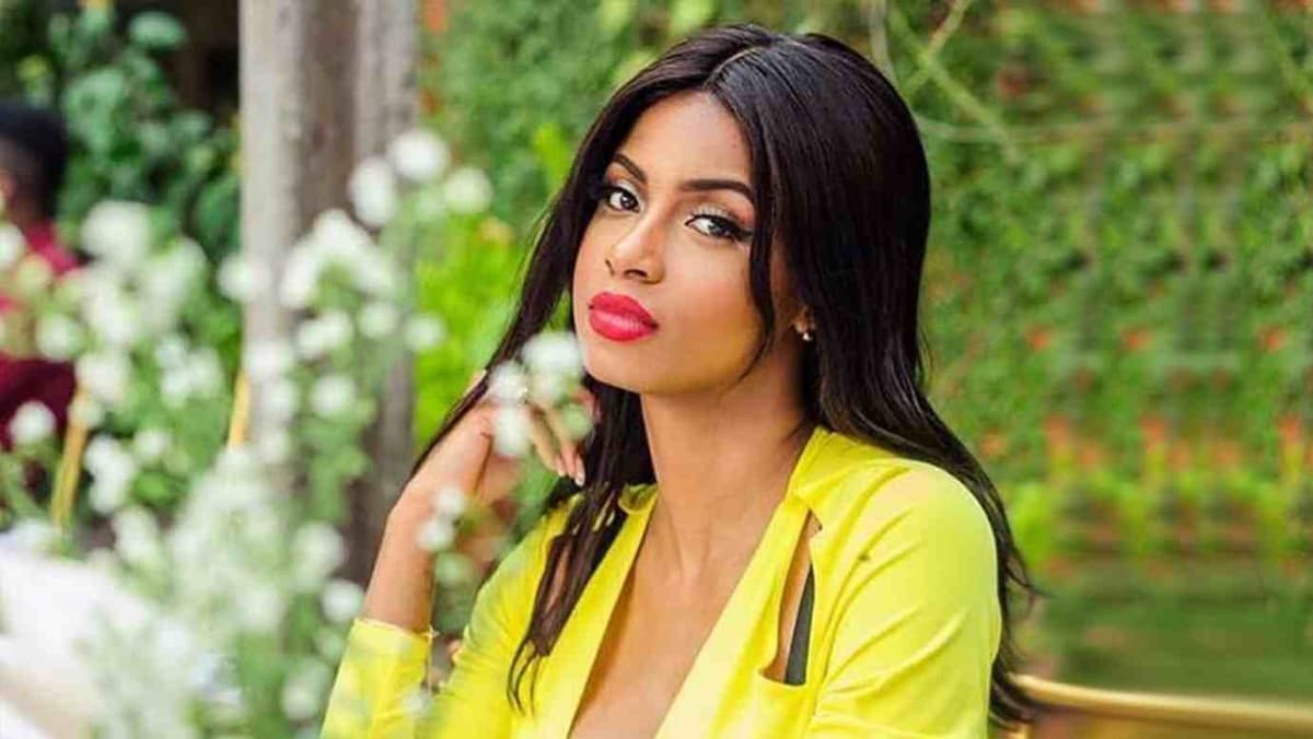 Coco Emilia: l’influenceuse s’offre 2 mini sacs Channel à  des millions de FCFA (photo)