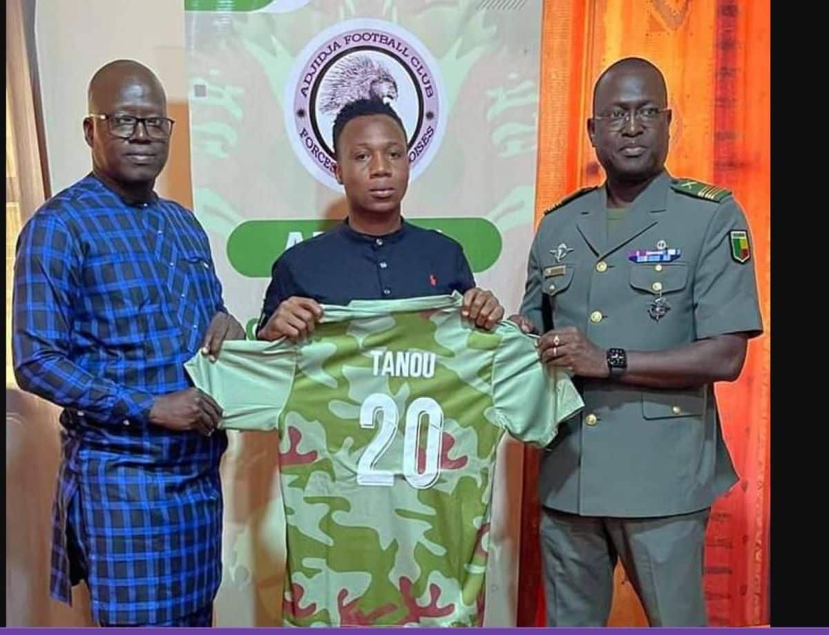 Mercato Bénin: l’attaquant burkinabé Bassory Tanou signe à  Adjidja FC
