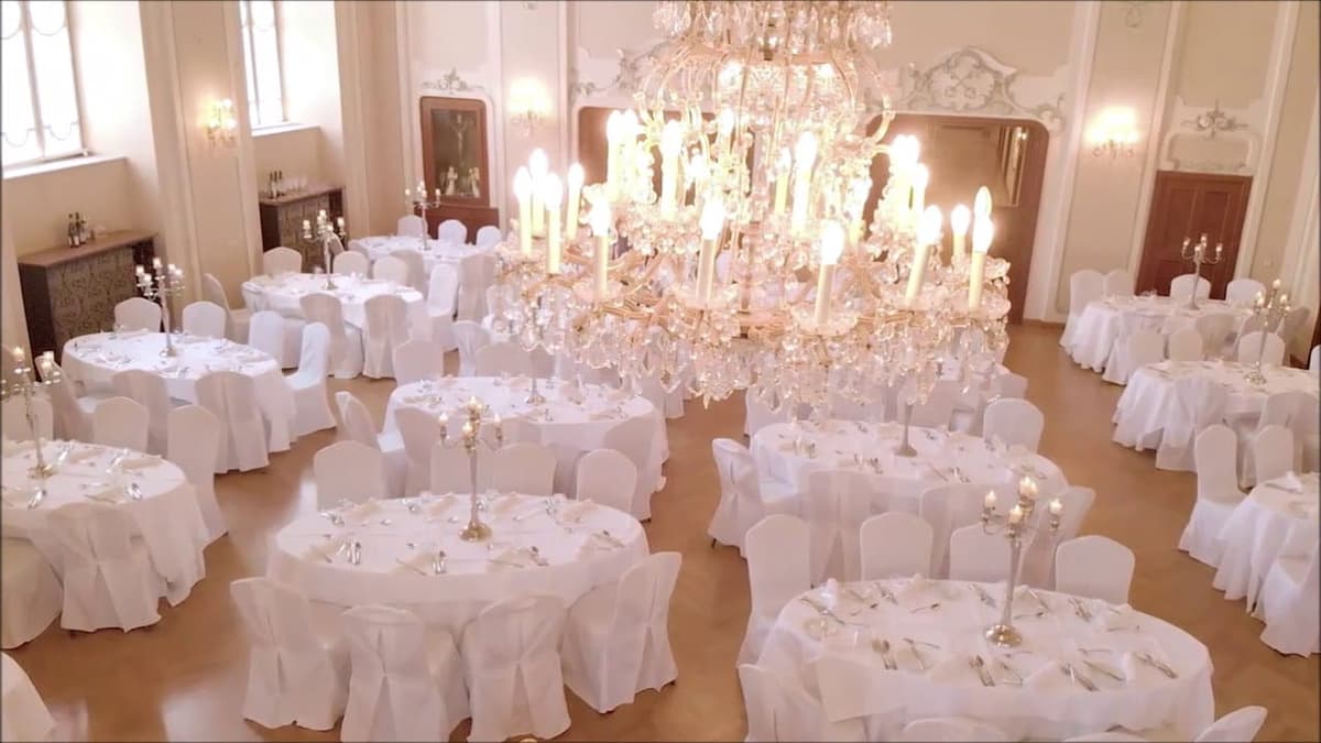 Une réception de mariage vire au drame, les mariés et des convives meurent empoisonnés