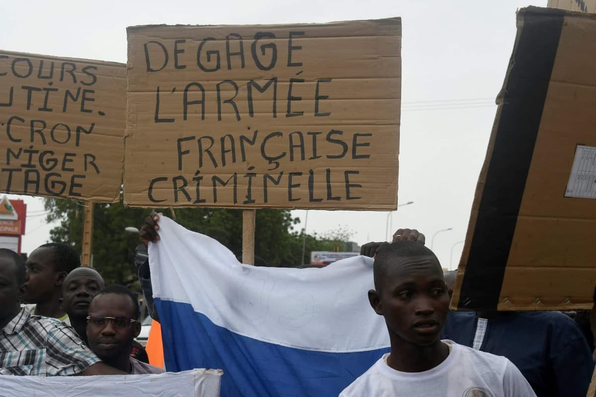 Niger: des centaines de personnes manifestent contre la présence militaire française