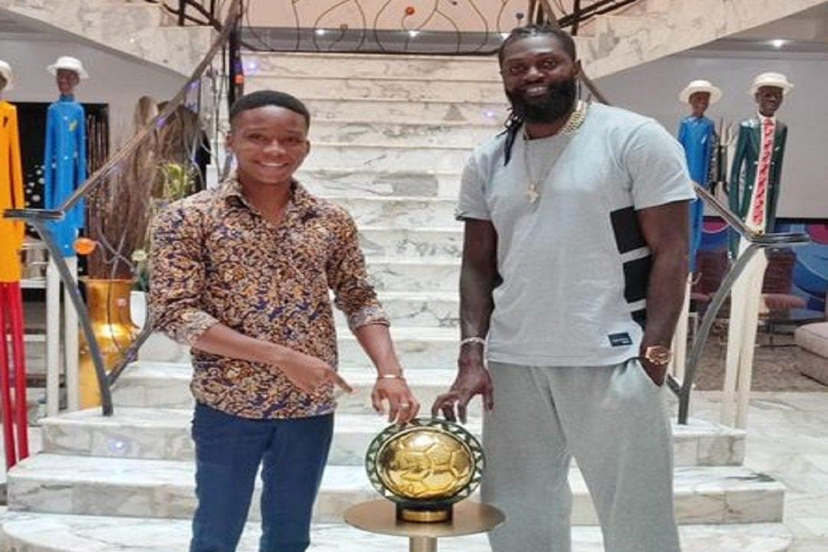 Togo: Emmanuel Adebayor offre une bourse d’étude au 1er du bac 2022