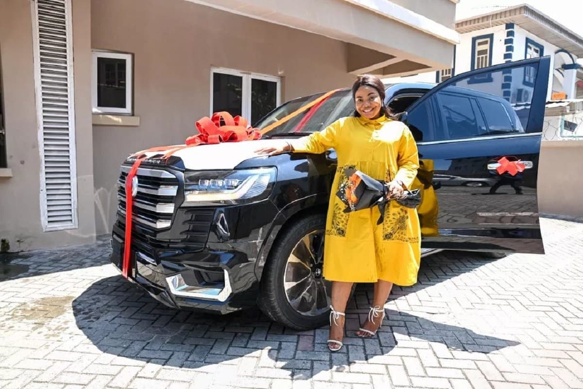 Mercy Chinwo: la chanteuse de gospel reçoit une voiture SUV pour son…. (image)