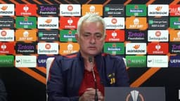 Benfica: Mourinho entretient le flou sur son avenir
