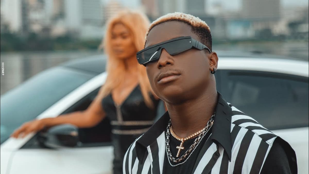 « Il y a eu un favoritisme », un artiste s’indigne contre le choix de KS Bloom comme Primud d’or