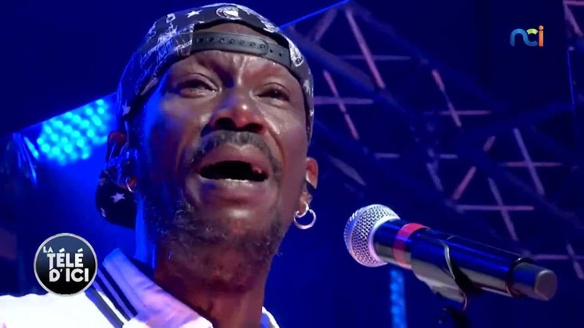 Samy Succès: accusé d’escroquerie, au Burkina, le chanteur ivoirien fustige un voyage en tricycle