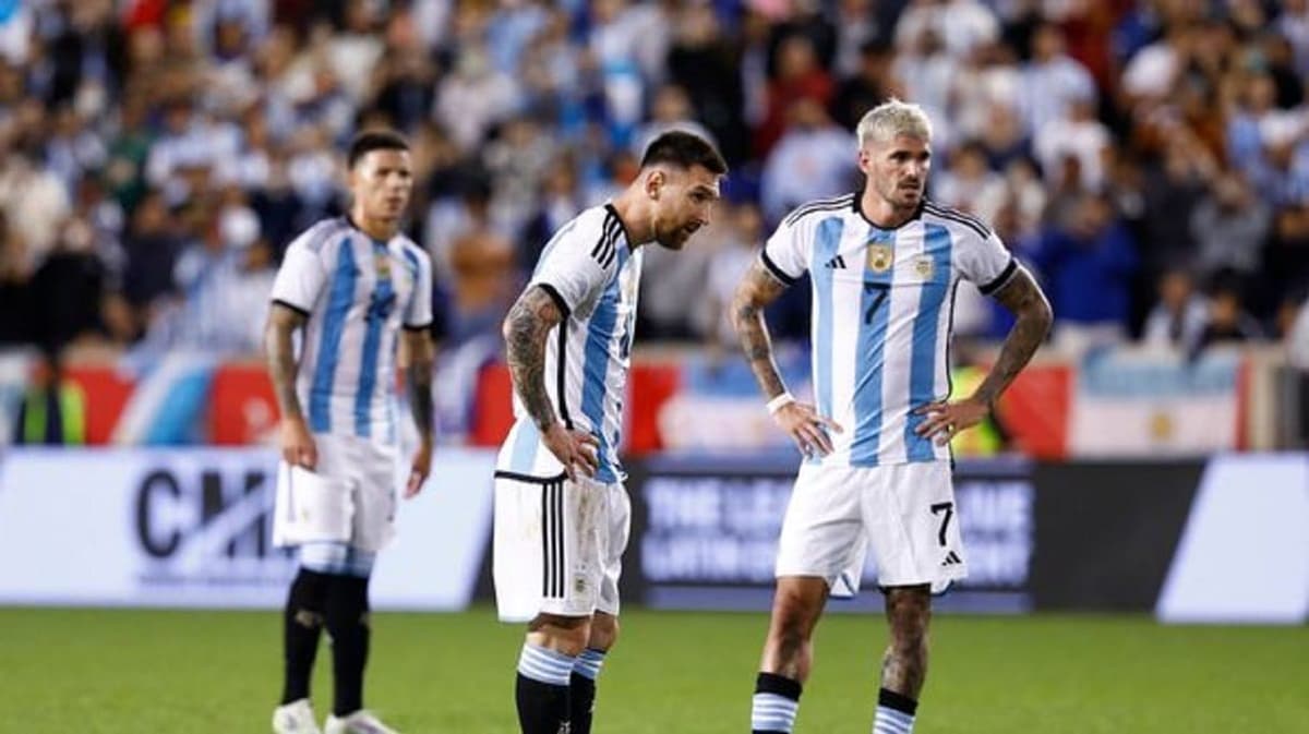 Copa America: les argentins chantent des insultes racistes contre les français