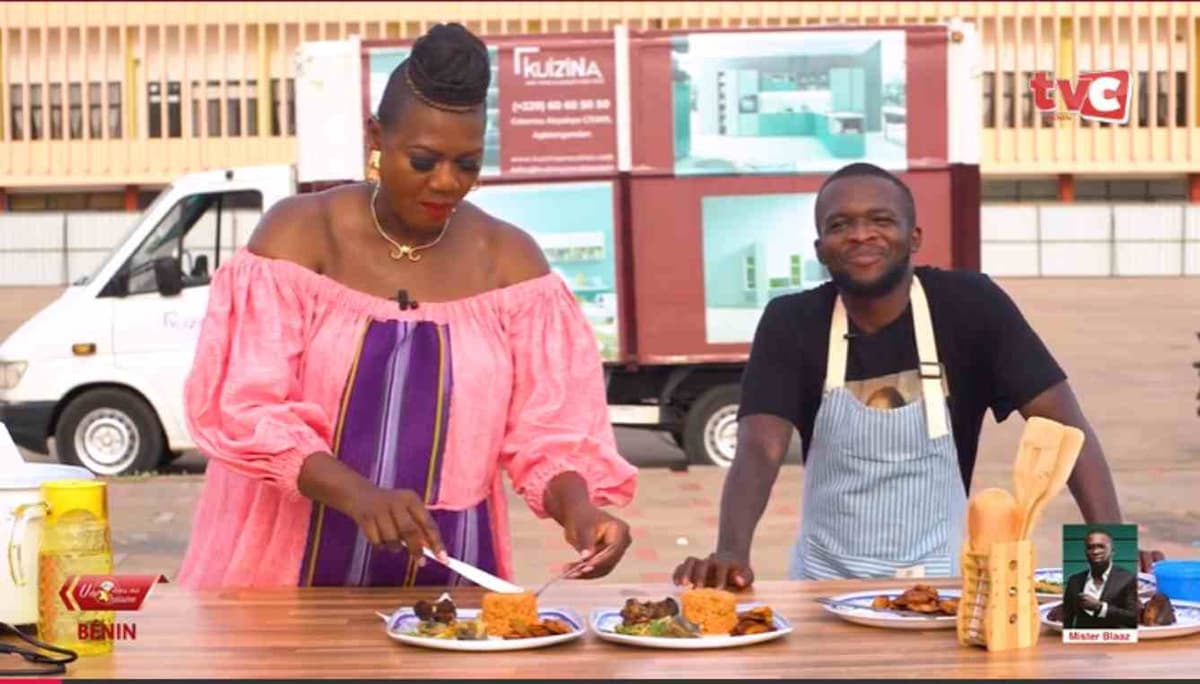 Bénin: le rappeur Blaaz dévoile ses talents de cuisinier (photos)